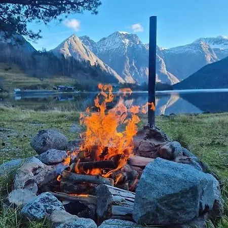 Jovollstua I Eresfjord Med Bat Til Leie *