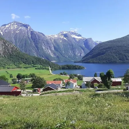 Dom wakacyjny Jovollstua I Eresfjord Med Bat Til Leie Overas
