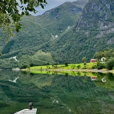 Jovollstua I Eresfjord Med Bat Til Leie Holiday home