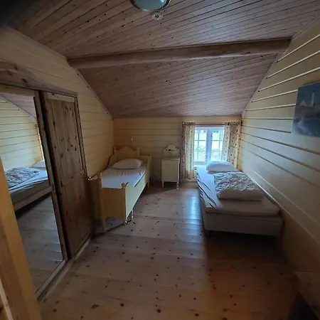 Jovollstua I Eresfjord Med Bat Til Leie * Overas