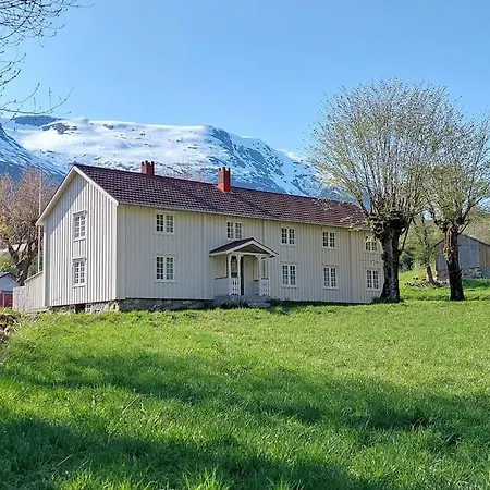 Jovollstua I Eresfjord Med Bat Til Leie Holiday home *